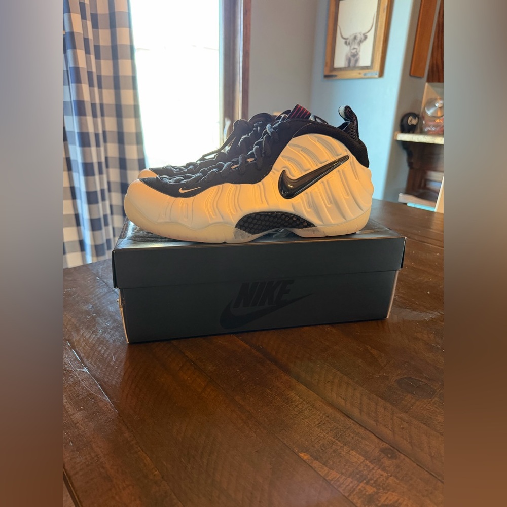 Nike Air Foamposite Pro “Pearl” Size: 10.5